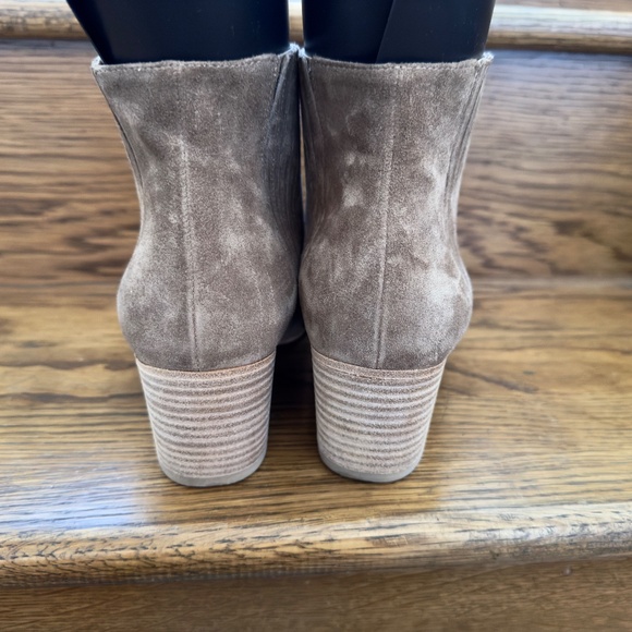 Vince Haider Suede Ankle Boots Taupe/Tan 8.5 NWOT - Picture 7 of 12
